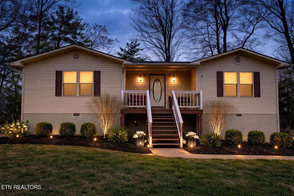 Photo of 430 Forest Hills Drive, New Tazewell, TN 37825 (MLS # 1325734)