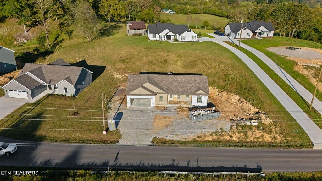 Photo of 380 Hillvale Rd, Clinton, TN 37716 (MLS # 1318298)