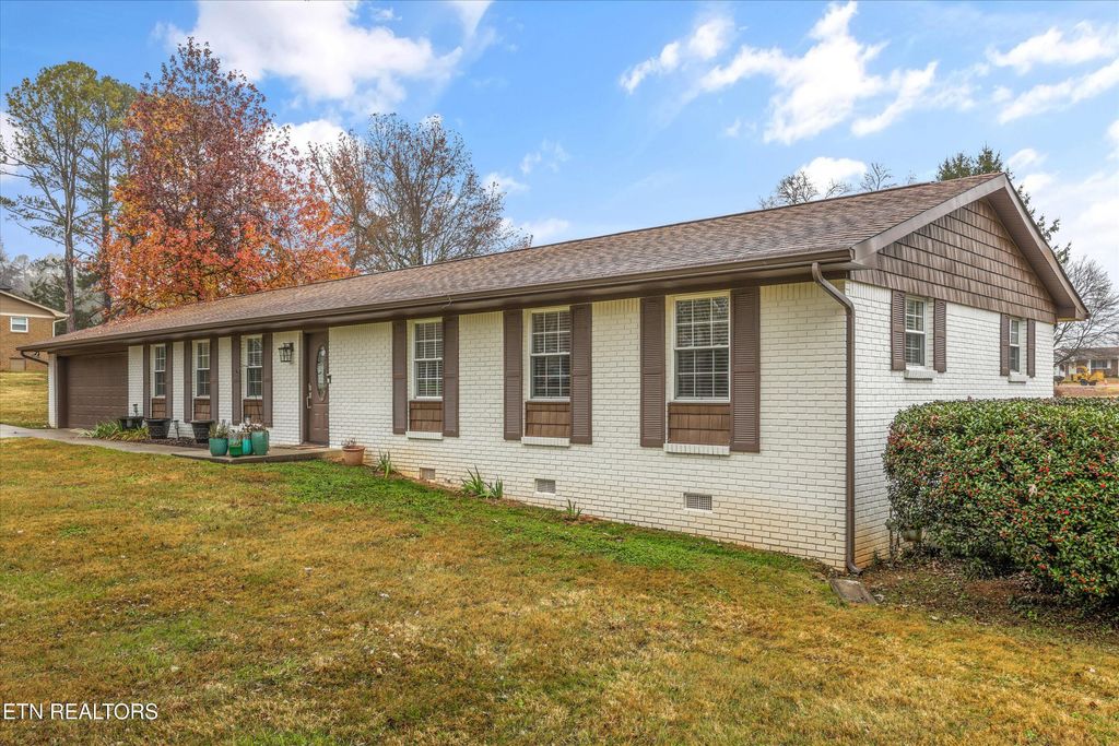 Photo of 4516 Green Castle Rd, Louisville, TN 37777 (MLS # 1322762)