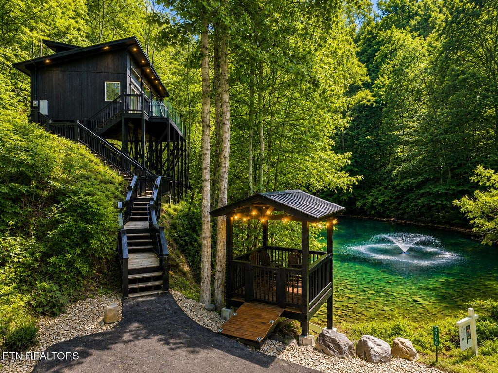 Photo of 2338 Willow Lane, Sevierville, TN 37862 (MLS # 1353882)