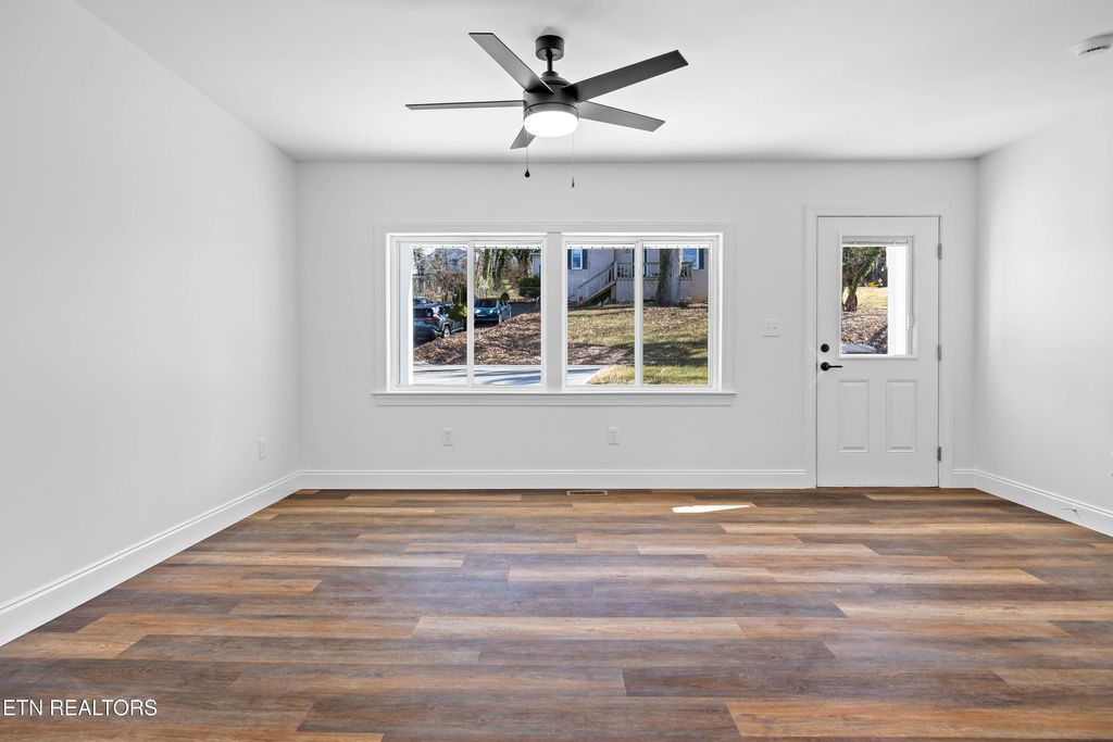 Photo of 1407 Wales Ave, Maryville, TN 37804 (MLS # 1329350)