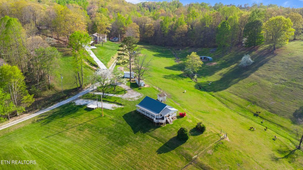 Photo of 234 Mac Ivey Lane, LaFollette, TN 37766 (MLS # 1305988)