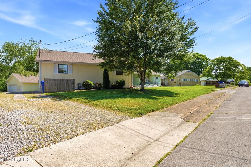 Photo of 103 Jersey Lane, Oak Ridge, TN 37830 (MLS # 1340731)