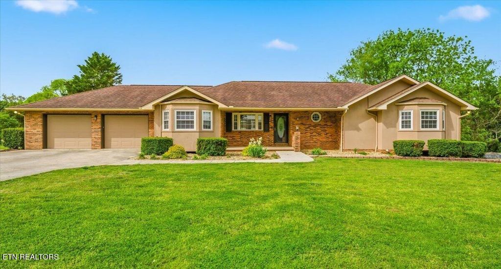 Photo of 209 LaVista Drive, Maryville, TN 37804 (MLS # 1338094)