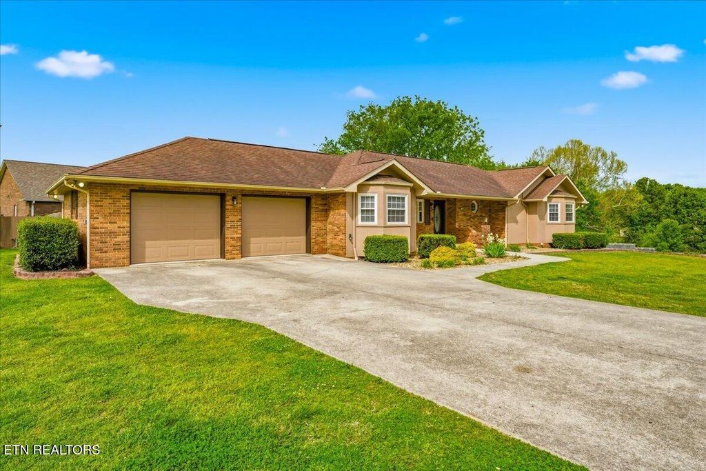 Photo of 209 LaVista Drive, Maryville, TN 37804 (MLS # 1338094)