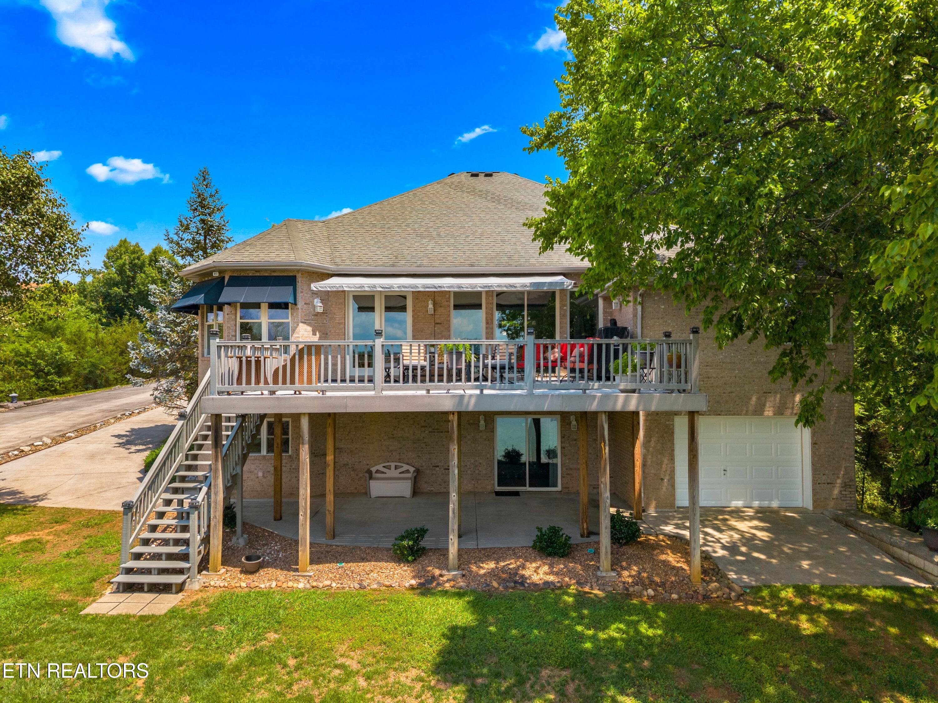 211 Mariners Way