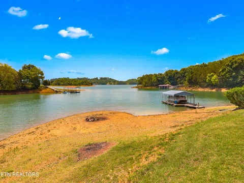Tiny photo for 211 Mariners Way, Dandridge, TN 37725 (MLS # 1344391)
