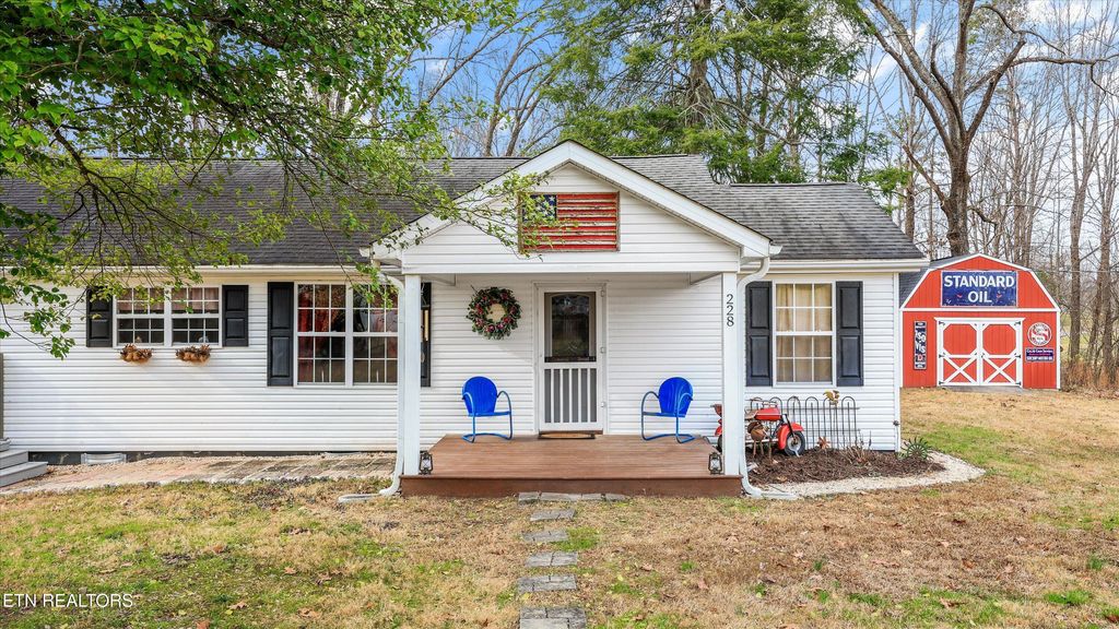 Photo of 228 Shelby Drive, Maryville, TN 37804 (MLS # 1325927)