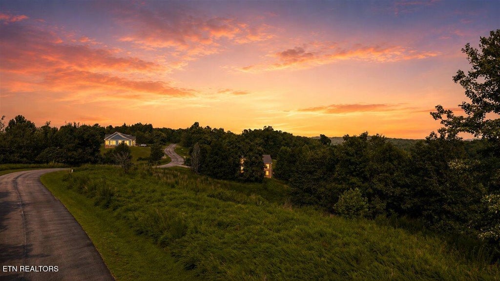 Photo of 126 Emerald Pointe Circle, Rockwood, TN 37854 (MLS # 1349440)