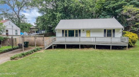 Photo of 1521 Cherry Drive, Maryville, TN 37804 (MLS # 1347972)
