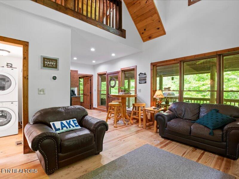 206 Poplar Creek Court