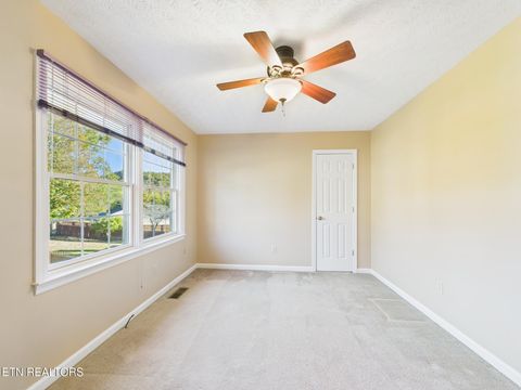 Tiny photo for 572 Mariner Point Drive, Clinton, TN 37716 (MLS # 1319123)