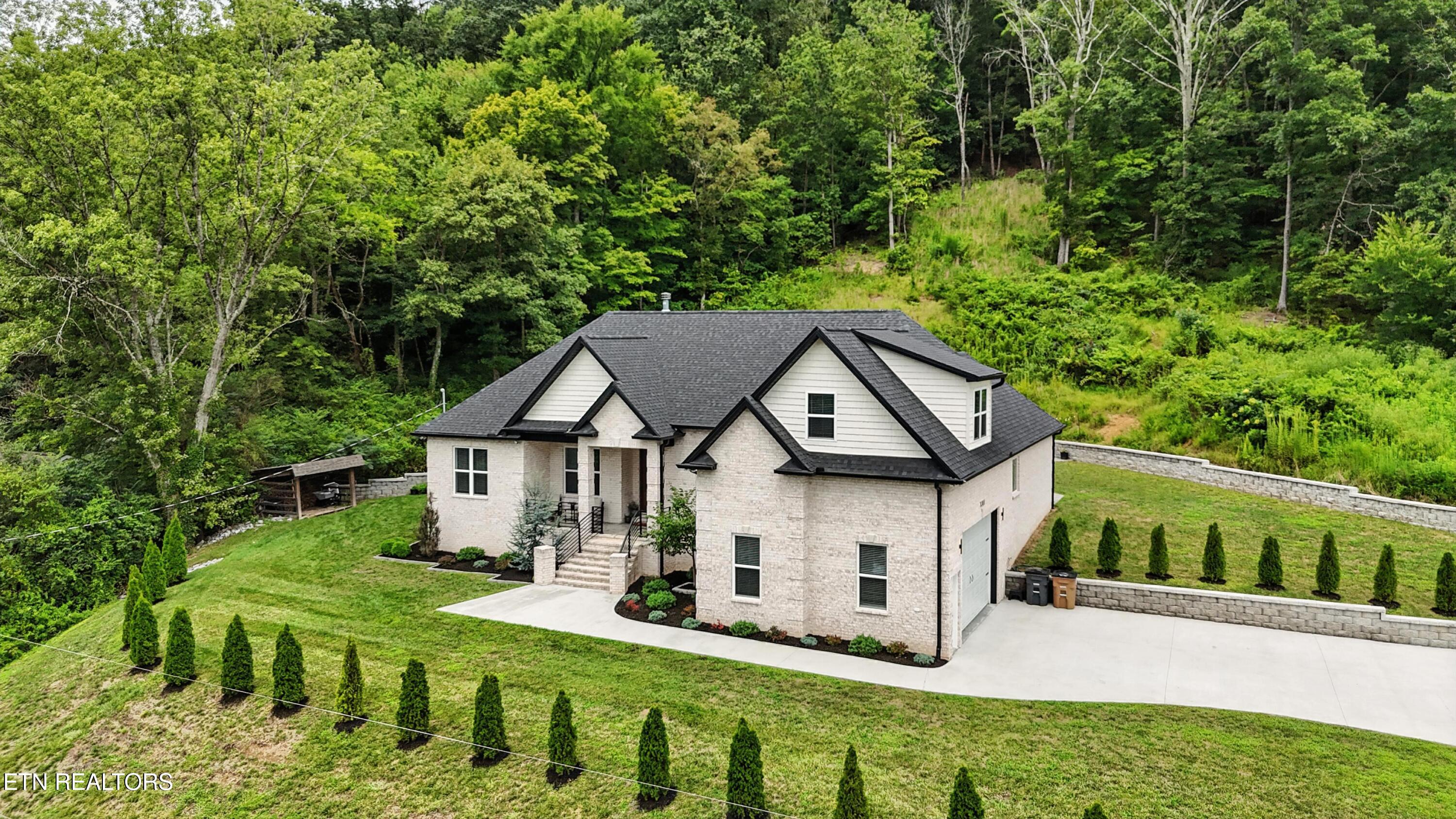 3301 Greenway Drive