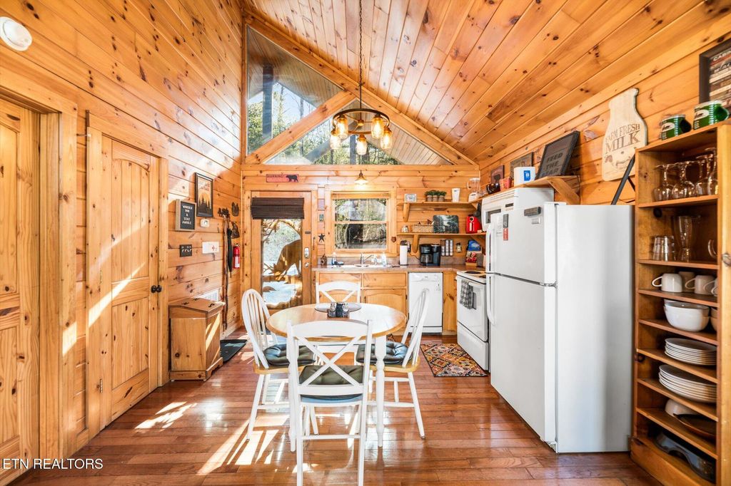 Photo of 3290 Emerald Springs Loop, Sevierville, TN 37862 (MLS # 1325414)