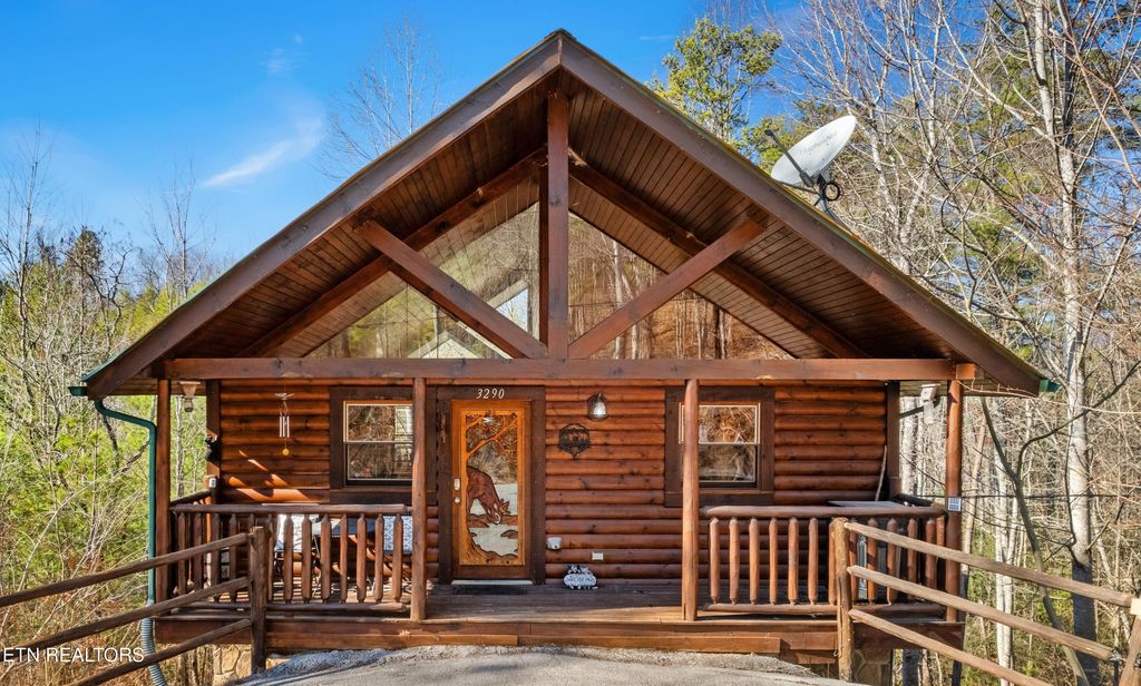 Photo of 3290 Emerald Springs Loop, Sevierville, TN 37862 (MLS # 1325414)