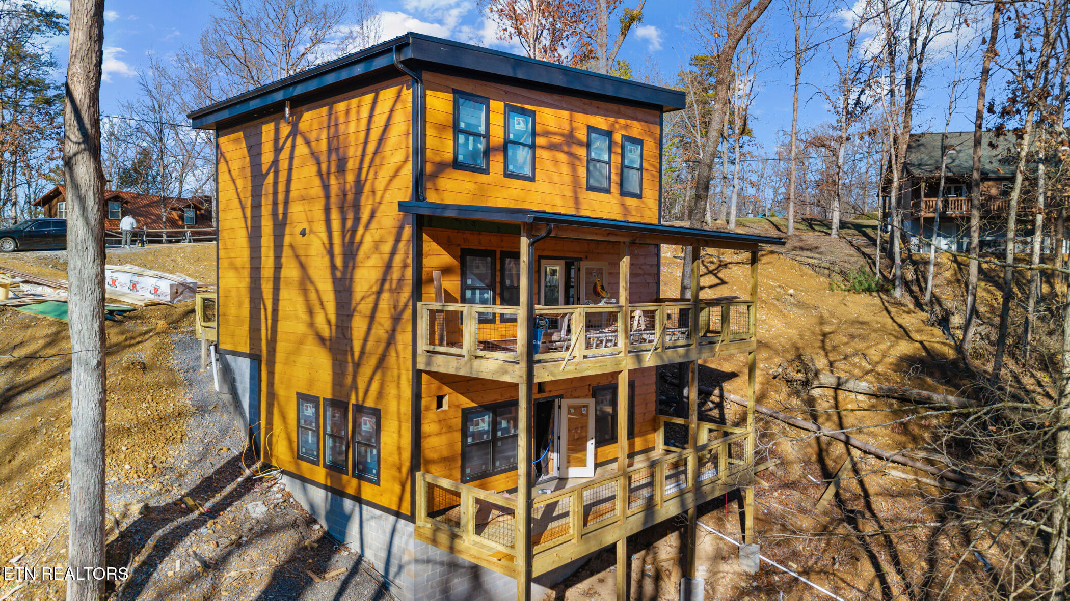 613 Country Oaks Drive