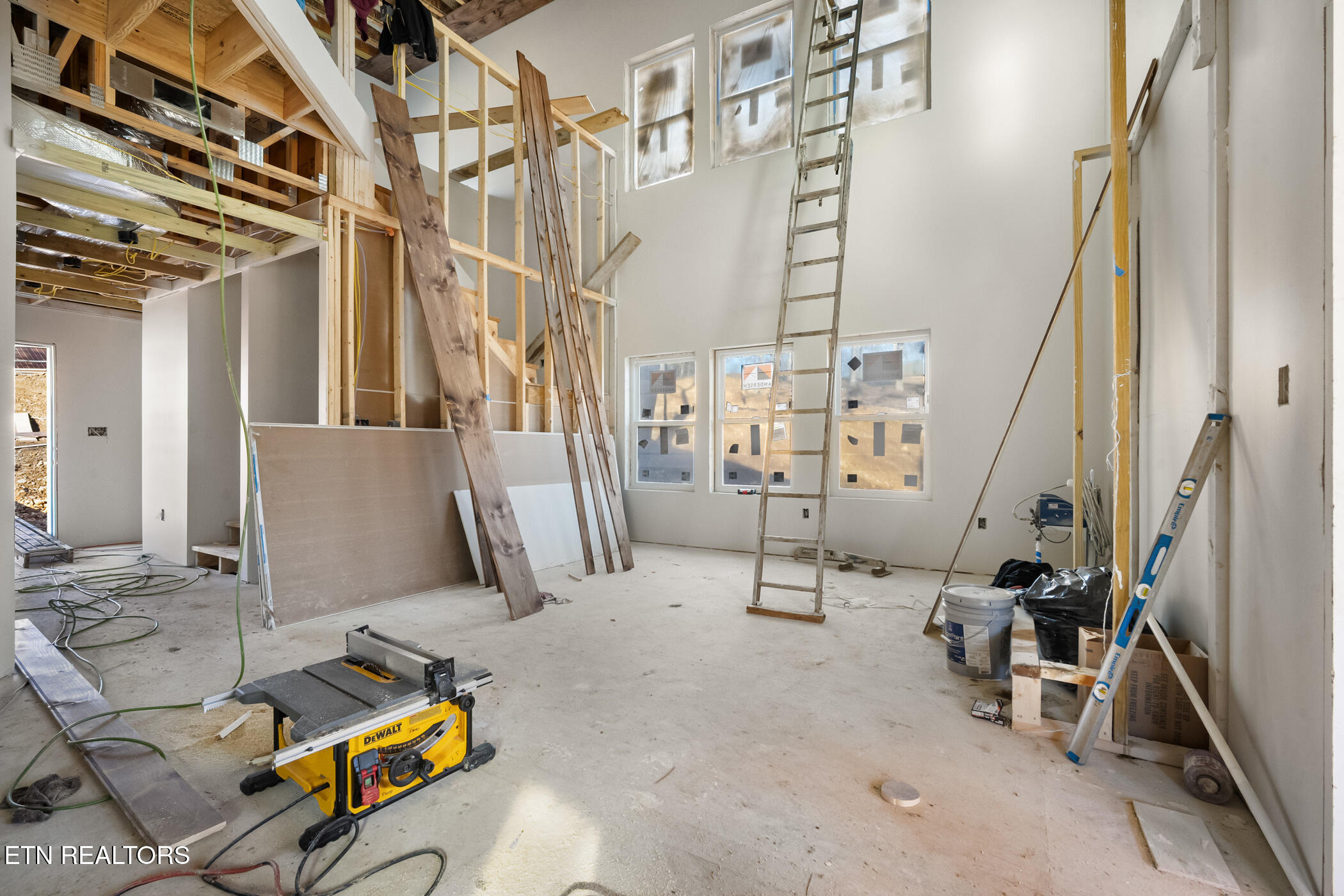 613 Country Oaks Drive