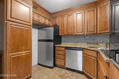 Tiny photo for 900 Mountain Creek Rd # 061, Chattanooga, TN 37405 (MLS # 1355715)