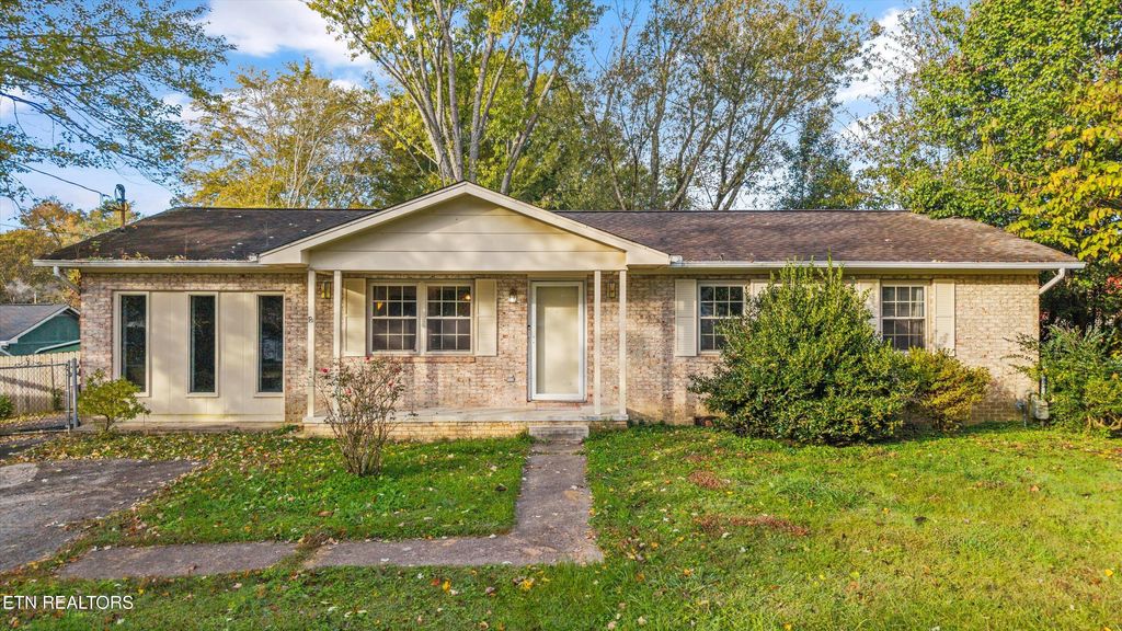 Photo of 101 Duncan Drive, Oliver Springs, TN 37840 (MLS # 1319901)