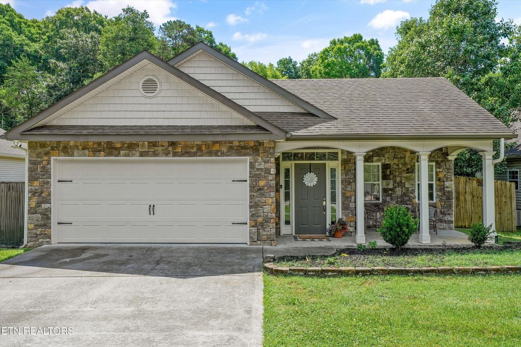 Photo of 10816 Meriwether Lane, Knoxville, TN 37934 (MLS # 1345393)