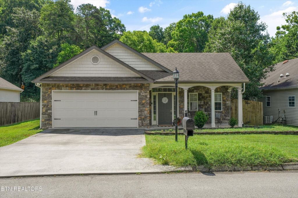 Photo of 10816 Meriwether Lane, Knoxville, TN 37934 (MLS # 1345393)