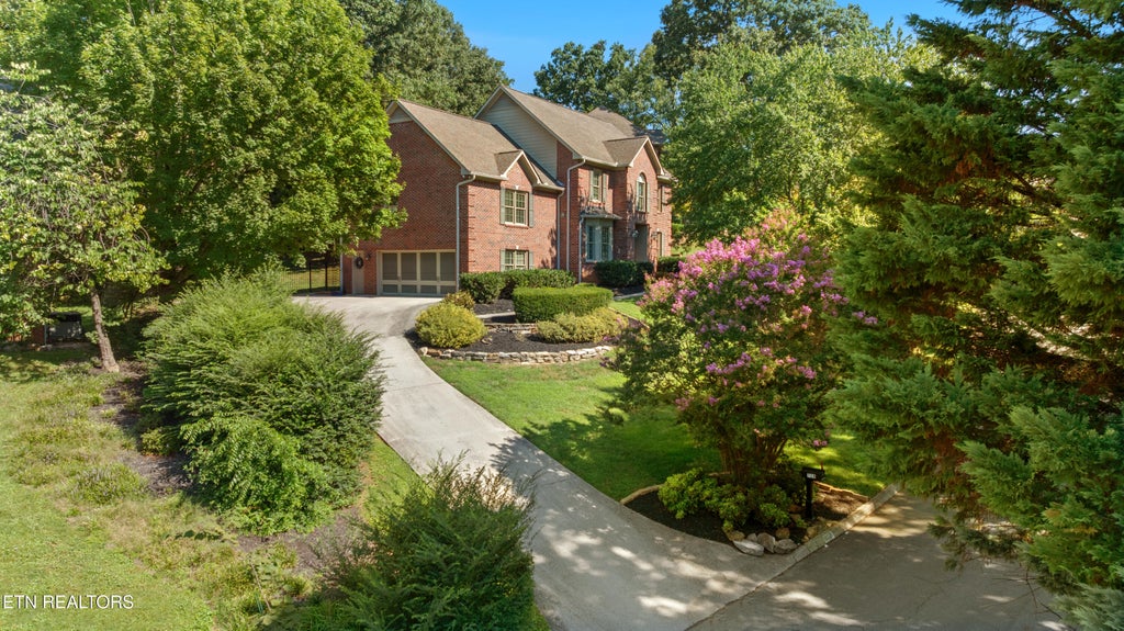 Photo of 724 Summit Lake Court, Knoxville, TN 37922 (MLS # 1353535)