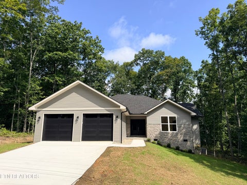 Photo of 104 Liverpool Circle, Crossville, TN 38558 (MLS # 1352628)
