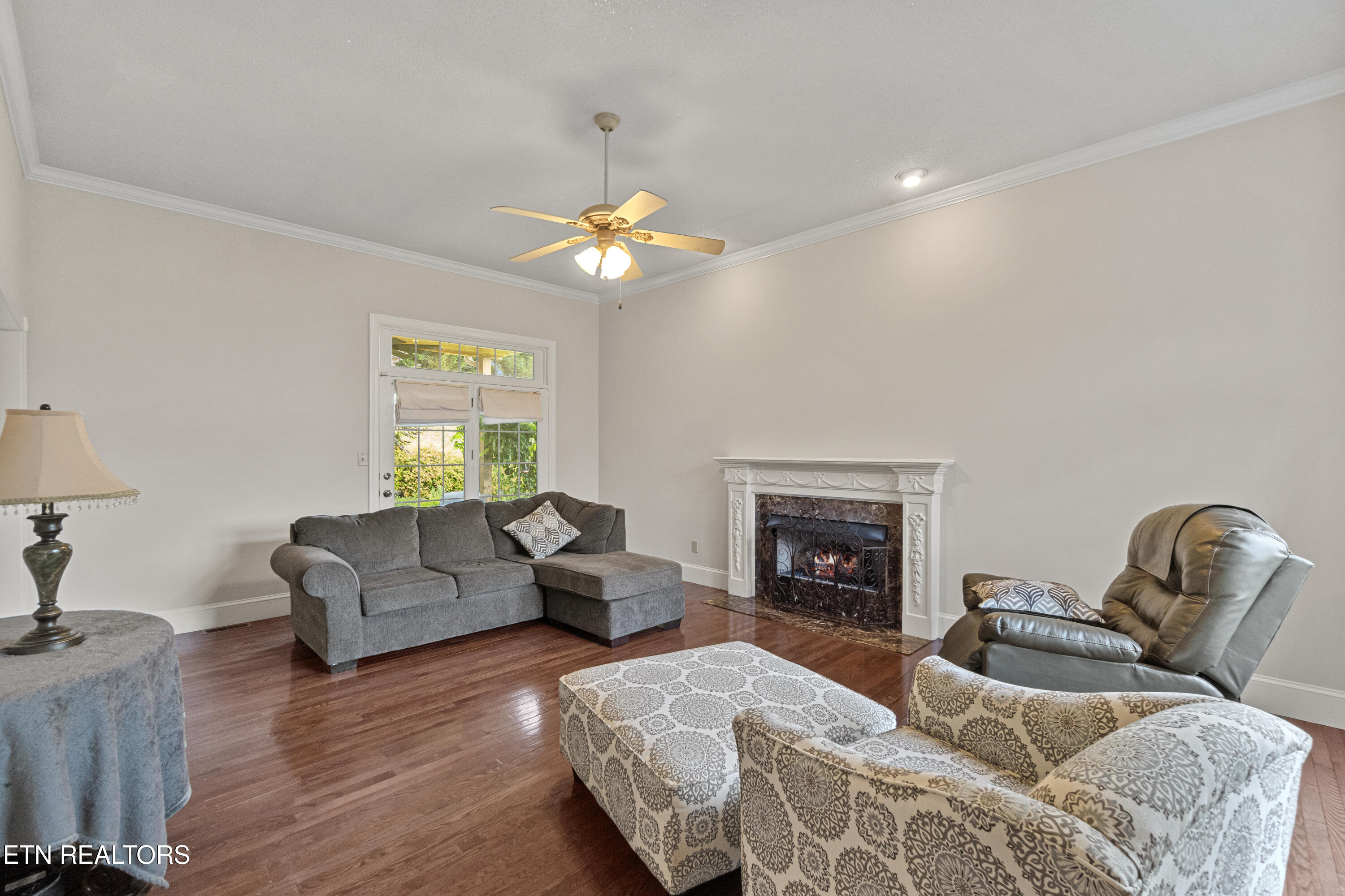 945 Dashaway Rd