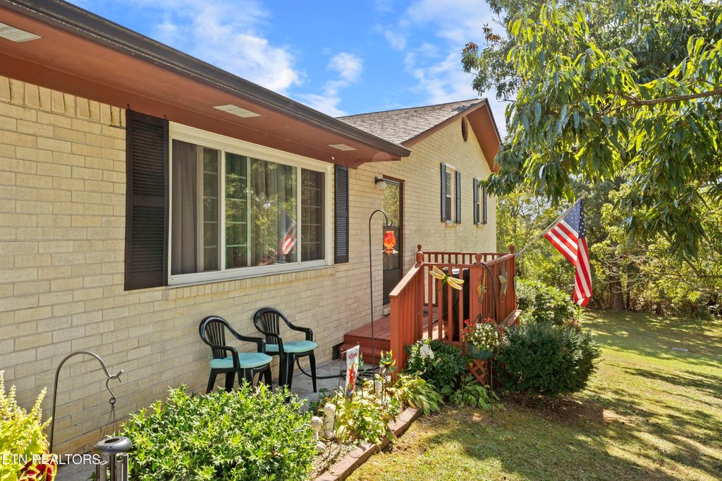 Photo of 589 Broyles Rd, Spring City, TN 37381 (MLS # 1318379)