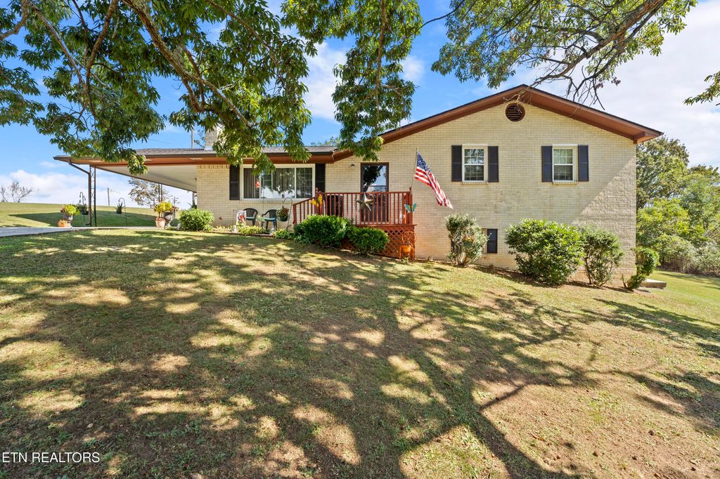 Photo of 589 Broyles Rd, Spring City, TN 37381 (MLS # 1318379)