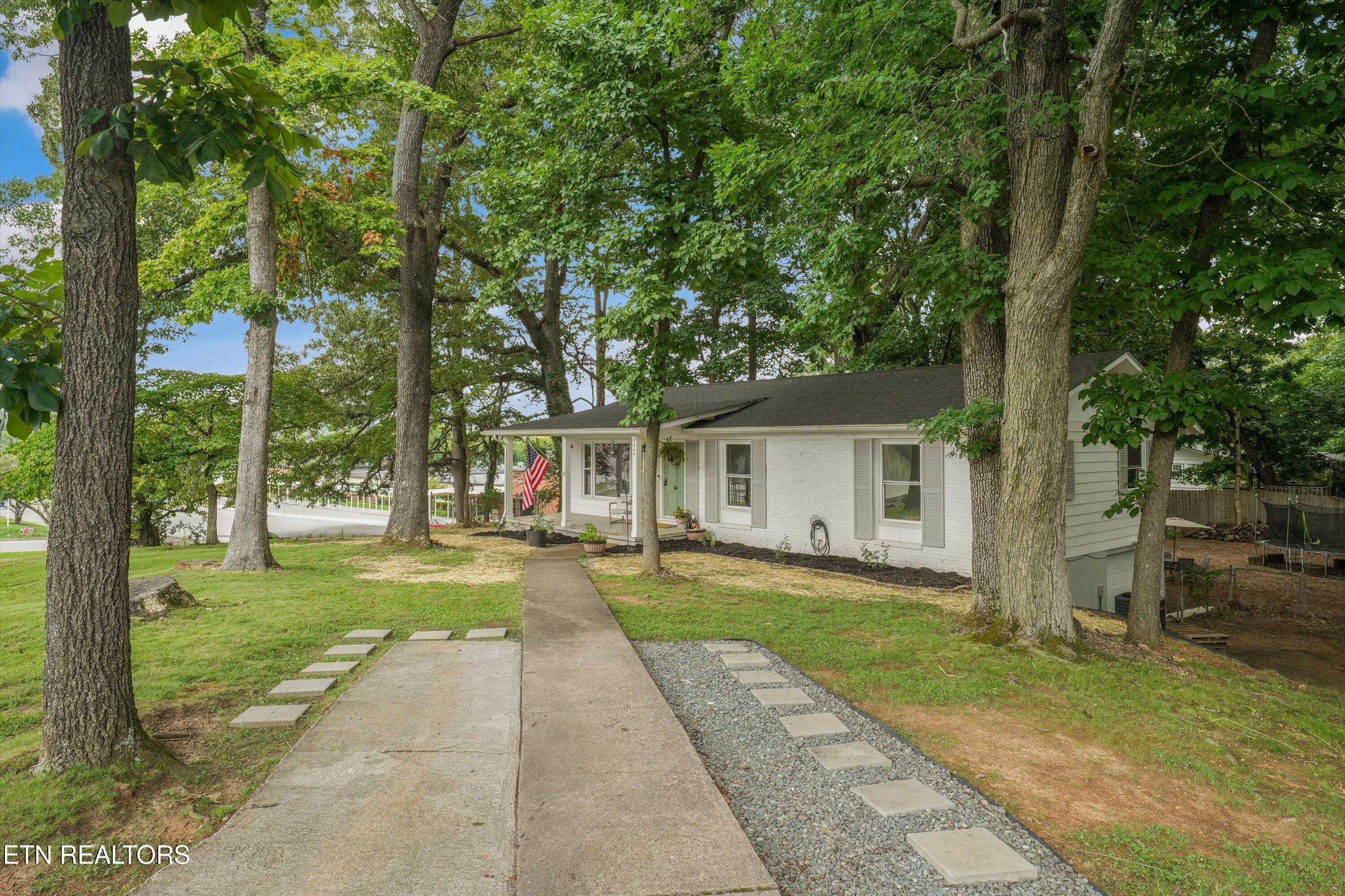 3604 Sisk Rd