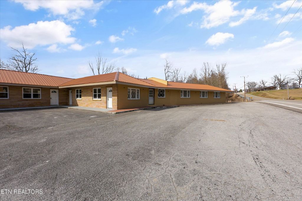 Photo of 8203 Morgan County Hwy Hwy, Sunbright, TN 37872 (MLS # 1331822)