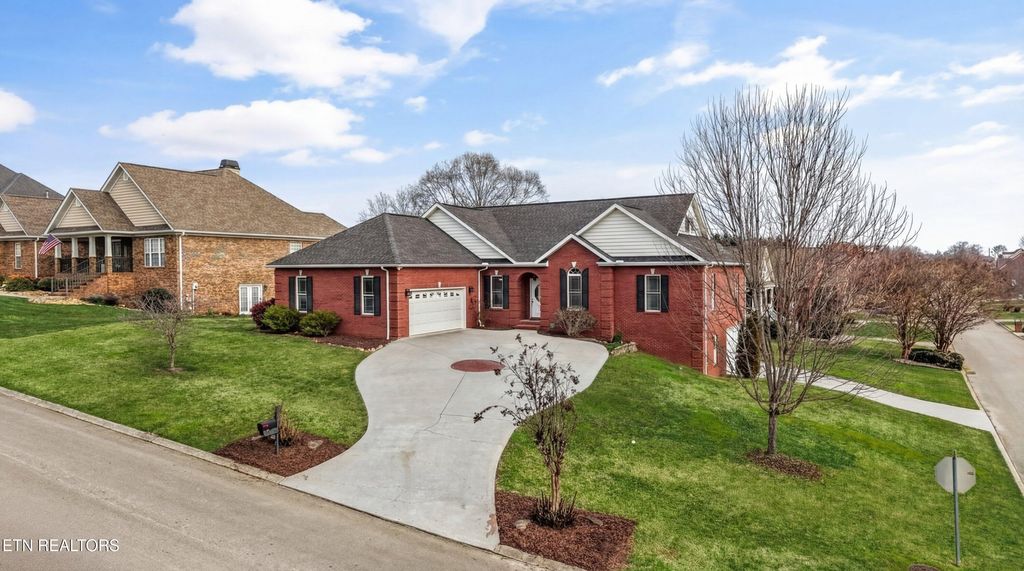 Photo of 1706 Inverness Drive, Maryville, TN 37801 (MLS # 1331392)