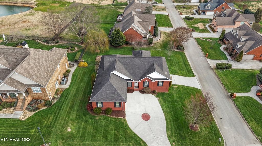 Photo of 1706 Inverness Drive, Maryville, TN 37801 (MLS # 1331392)