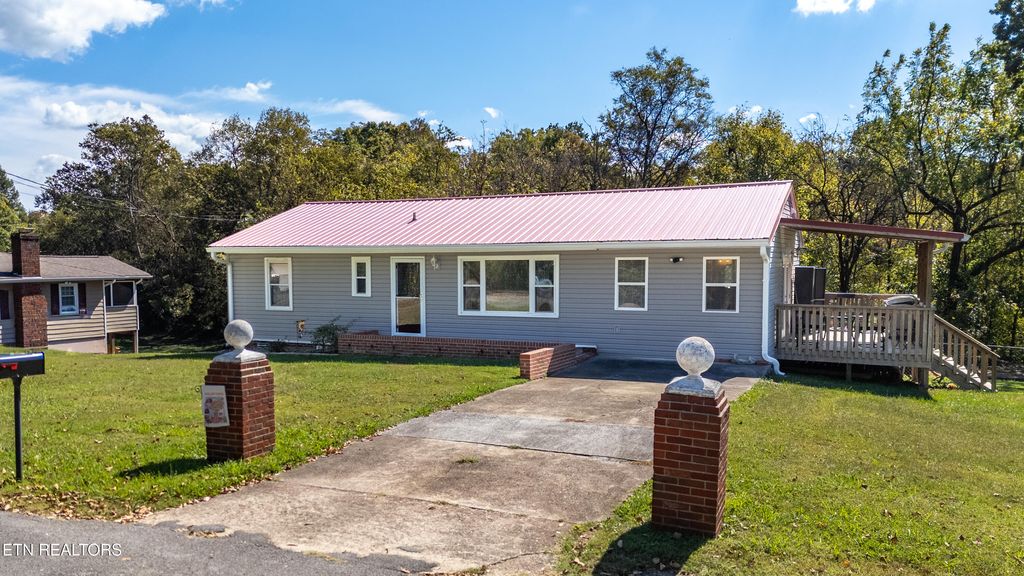 Photo of 2008 Franklin Lane, Knoxville, TN 37920 (MLS # 1318463)