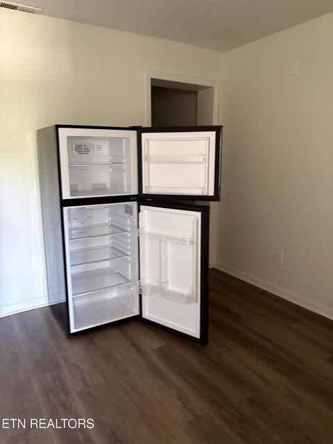 Tiny photo for 825 Siluria St #825, Harriman, TN 37748 (MLS # 1350046)