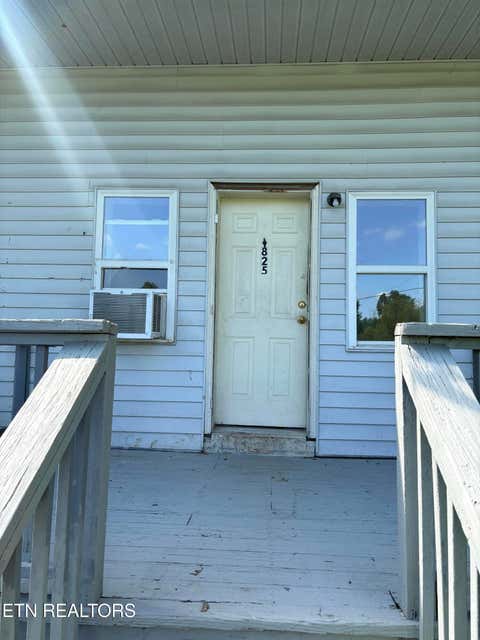 Tiny photo for 825 Siluria St #825, Harriman, TN 37748 (MLS # 1350046)