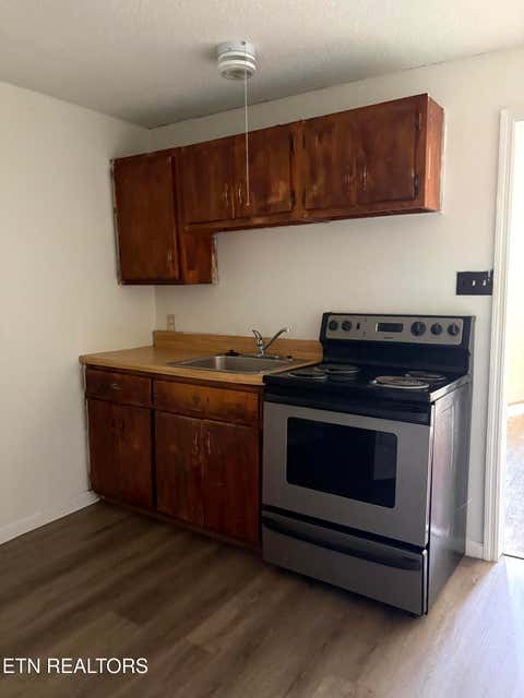 Tiny photo for 825 Siluria St #825, Harriman, TN 37748 (MLS # 1350046)