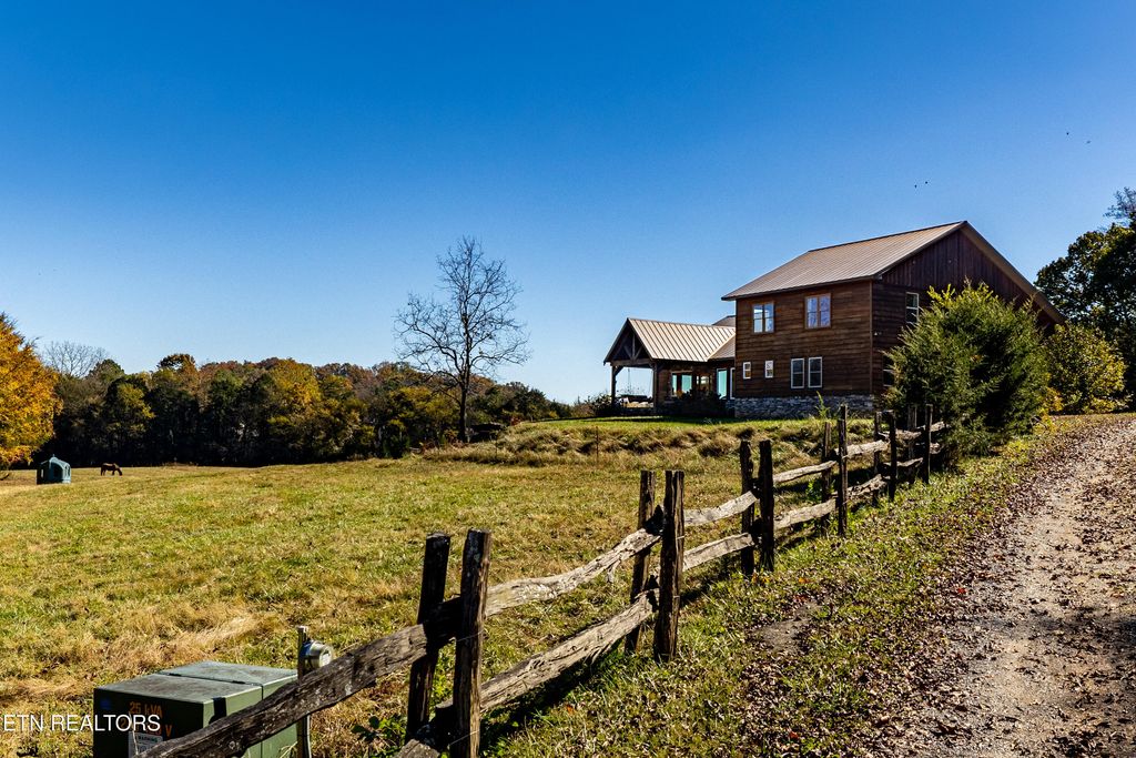 Photo of 3070 W Fork Rd, Loudon, TN 37774 (MLS # 1321345)