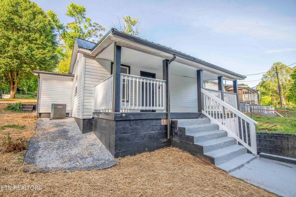 Photo of 4112 Edington Rd, Knoxville, TN 37920 (MLS # 1337325)