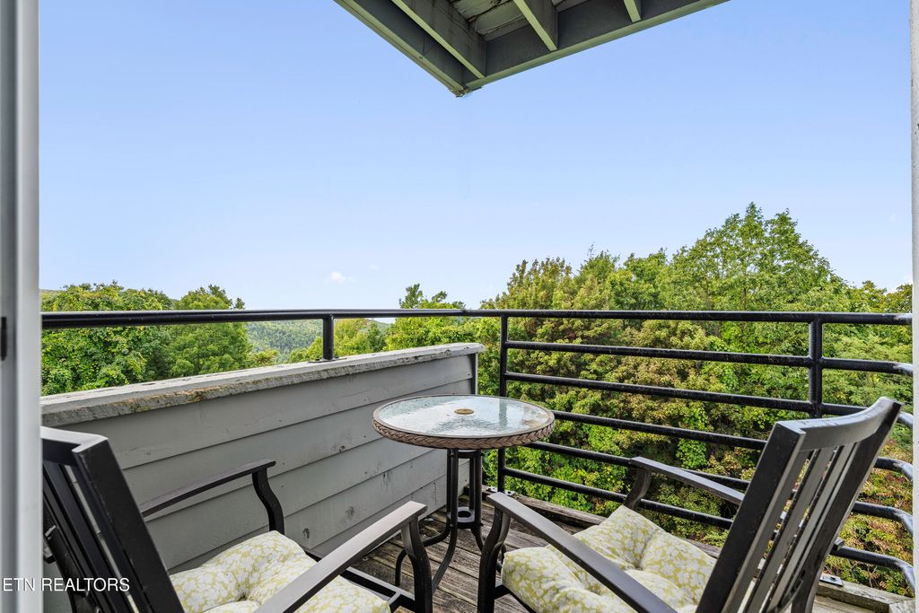 Photo of 1260 Ski View Drive #APT 7102, Gatlinburg, TN 37738 (MLS # 1320624)