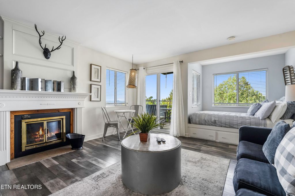 Photo of 1260 Ski View Drive #APT 7102, Gatlinburg, TN 37738 (MLS # 1320624)