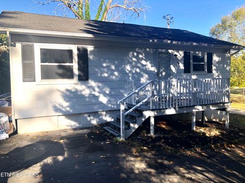 Photo of 154 Outer Drive, Oak Ridge, TN 37830 (MLS # 1325843)