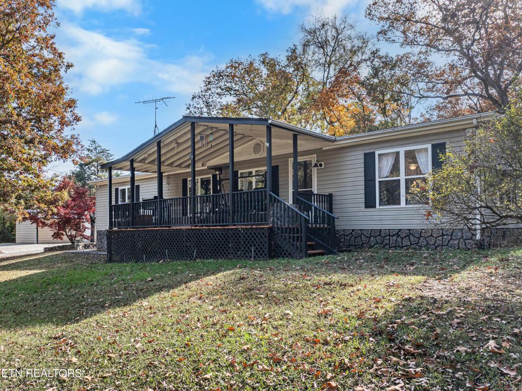 Photo of 2315 Jim Henry Rd, Dandridge, TN 37725 (MLS # 1326822)
