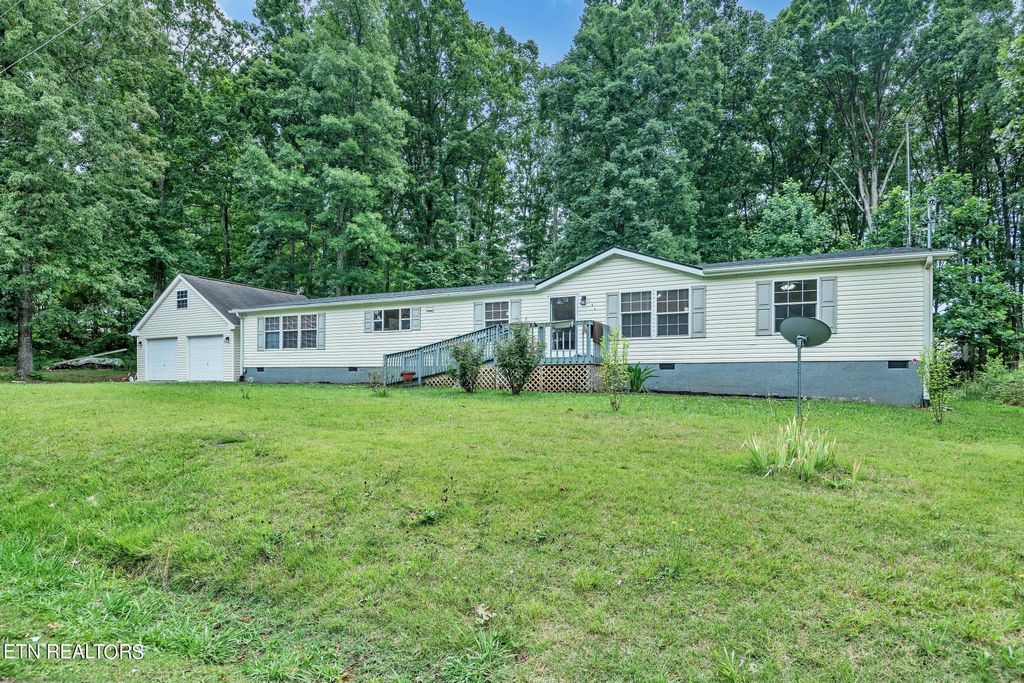 Photo of 164 Laura Boling Loop Rd, Strawberry Plains, TN 37871 (MLS # 1270199)