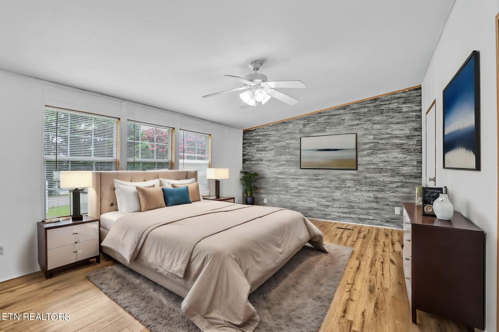 Photo of 164 Laura Boling Loop Rd, Strawberry Plains, TN 37871 (MLS # 1270199)