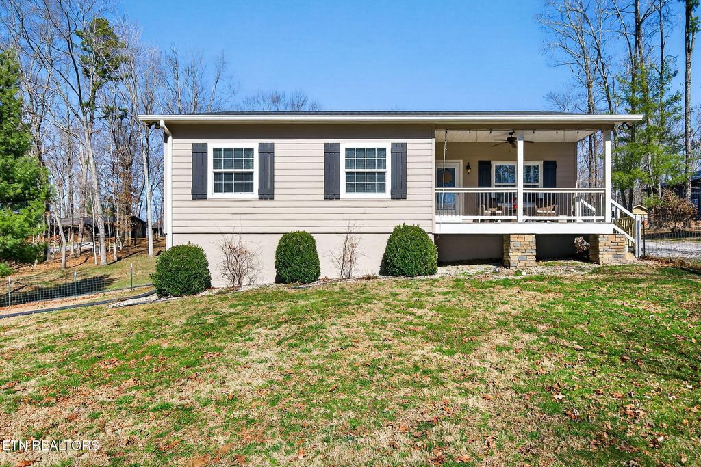 Photo of 875 S Fork Drive, Jamestown, TN 38556 (MLS # 1330073)