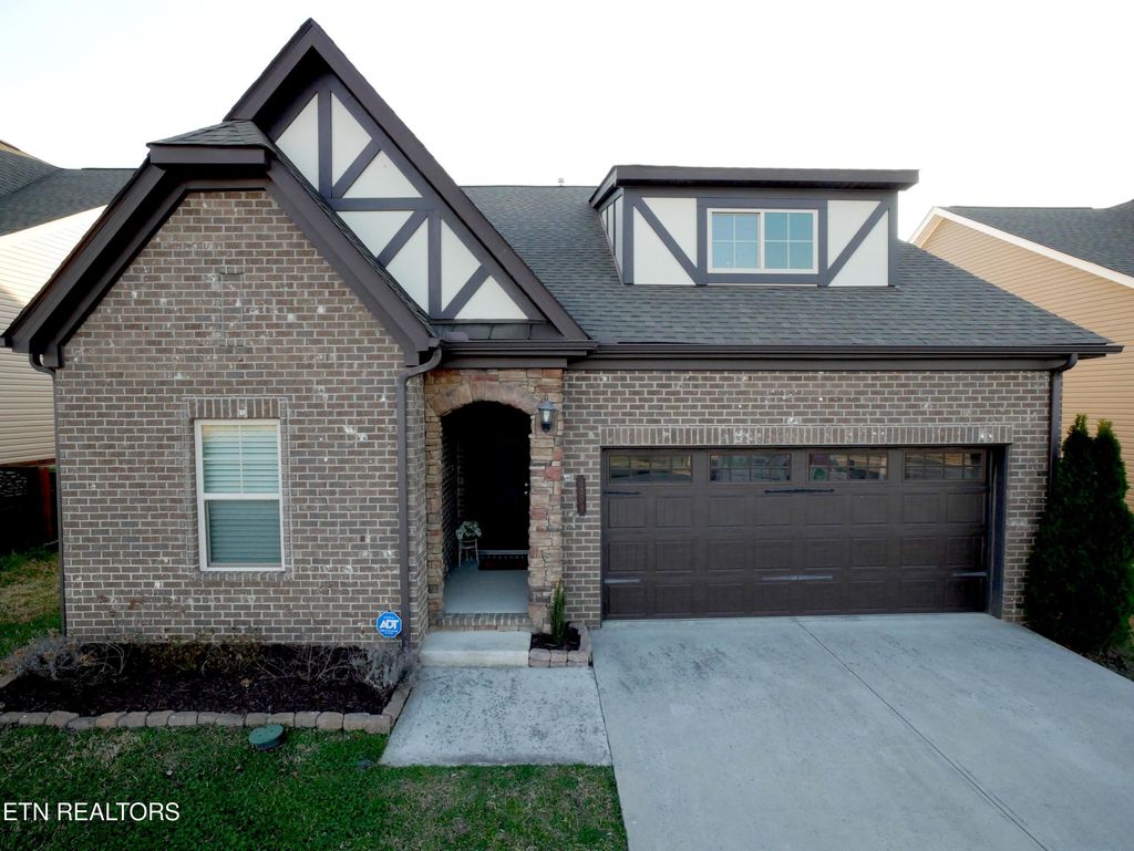 Photo of 1209 Branch Creek Lane, Maryville, TN 37801 (MLS # 1331851)