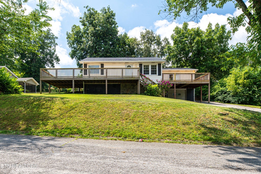 Photo of 1314 Goldleaf St, Maryville, TN 37801 (MLS # 1356040)