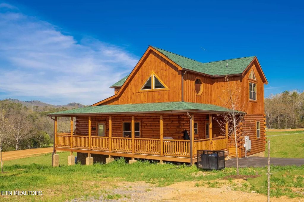 Photo of 3730 Heritage Hills Drive, Pigeon Forge, TN 37863 (MLS # 1336576)